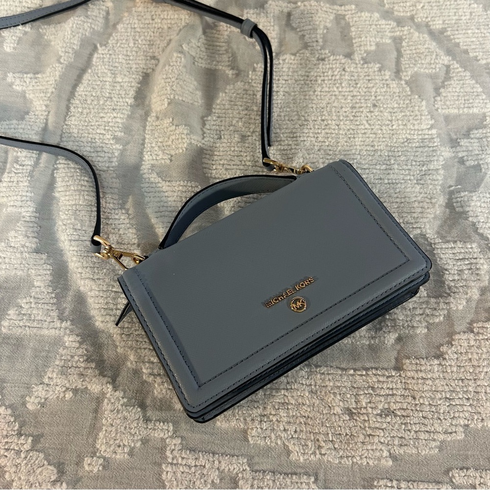 Michael Kors Pale Blue Jet Set Charm Small Top Handle Smartphone Crossbody Purse